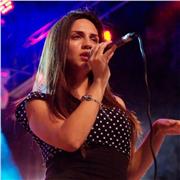 Soy una profesional que adora trabajar con niños pequeños y cuento con experiencia en el área, ya que considero que la educación de calidad debe partir desde muy temprana edad para que sea efectiva y eficaz